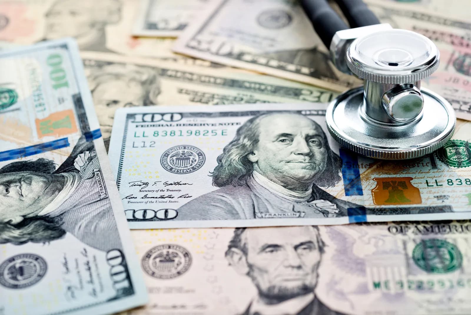 Building Your Emergency Fund: How Savings Circles Make It Actually Happen